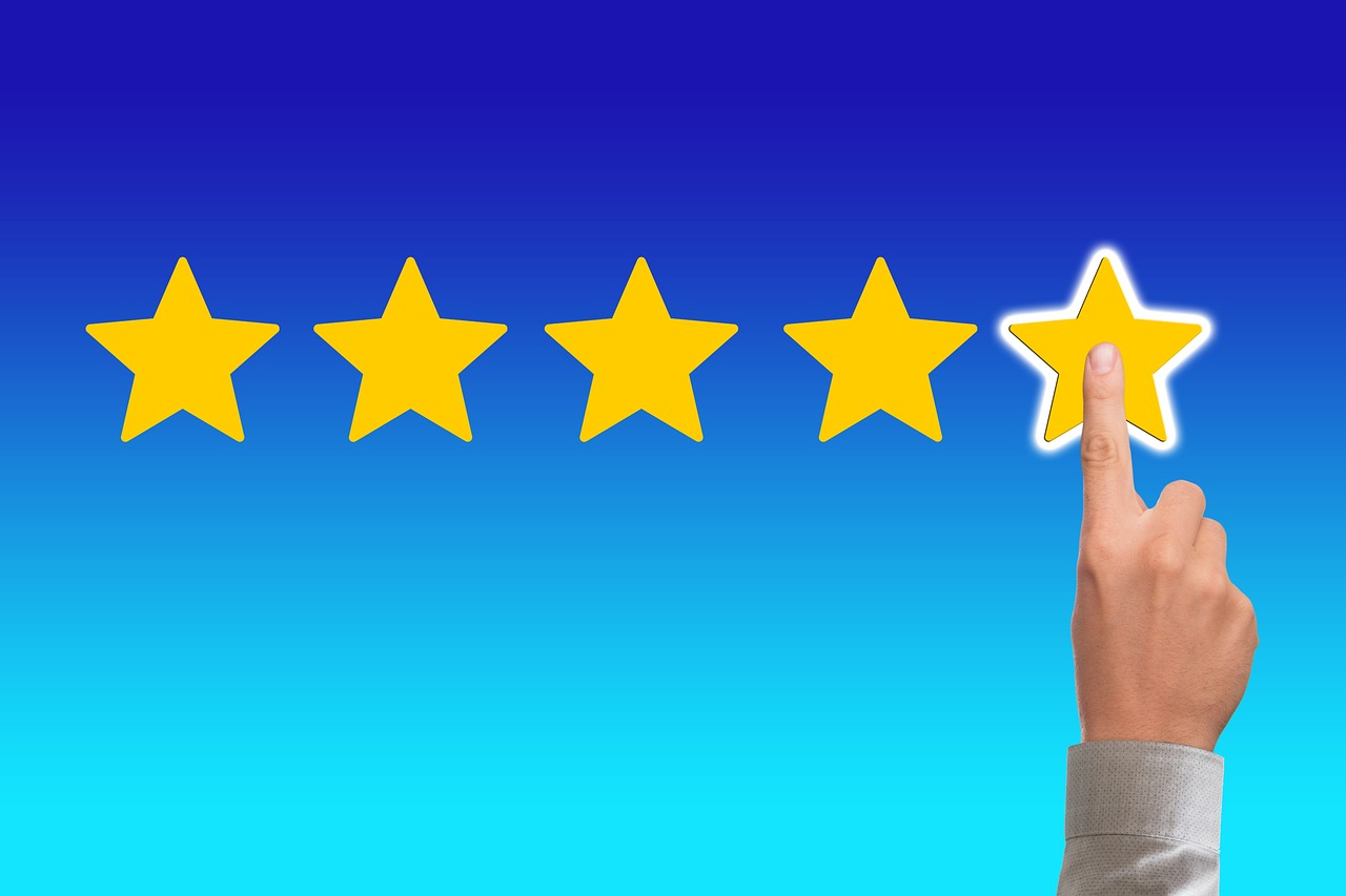 Client giving 5-star review for conversion-focused web design services in Singapore