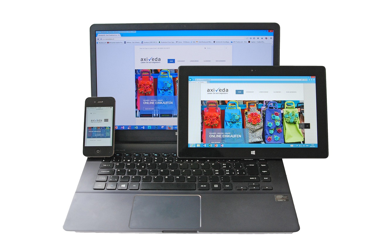 Responsive web design displayed on laptop, tablet, and smartphone screens – future-proof websites in Singapore.